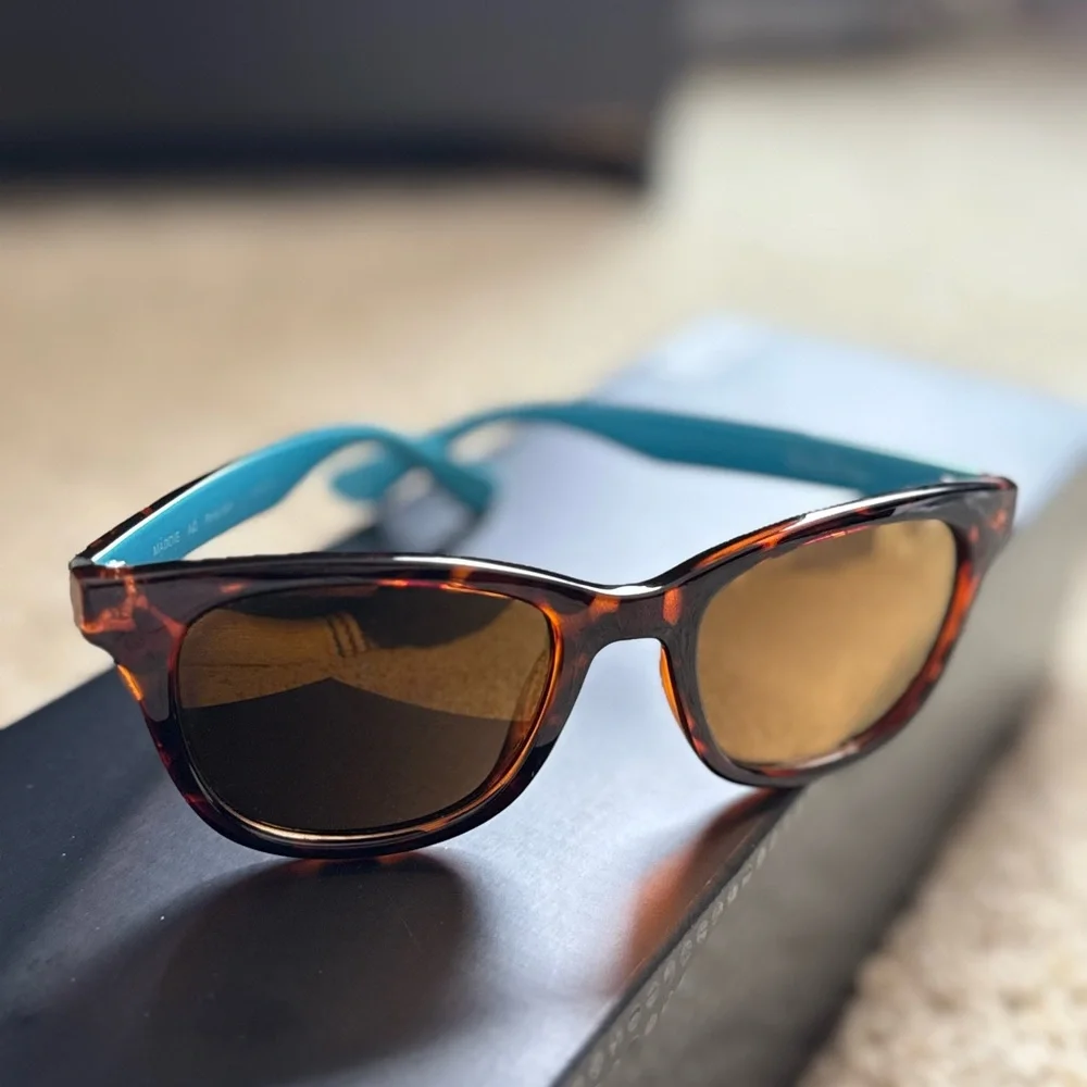 Lilly Pulitzer Maddie AQ Polarized Sunglasses Tortoise Frame Blue Arms 52-20-140 - Picture 6 of 6